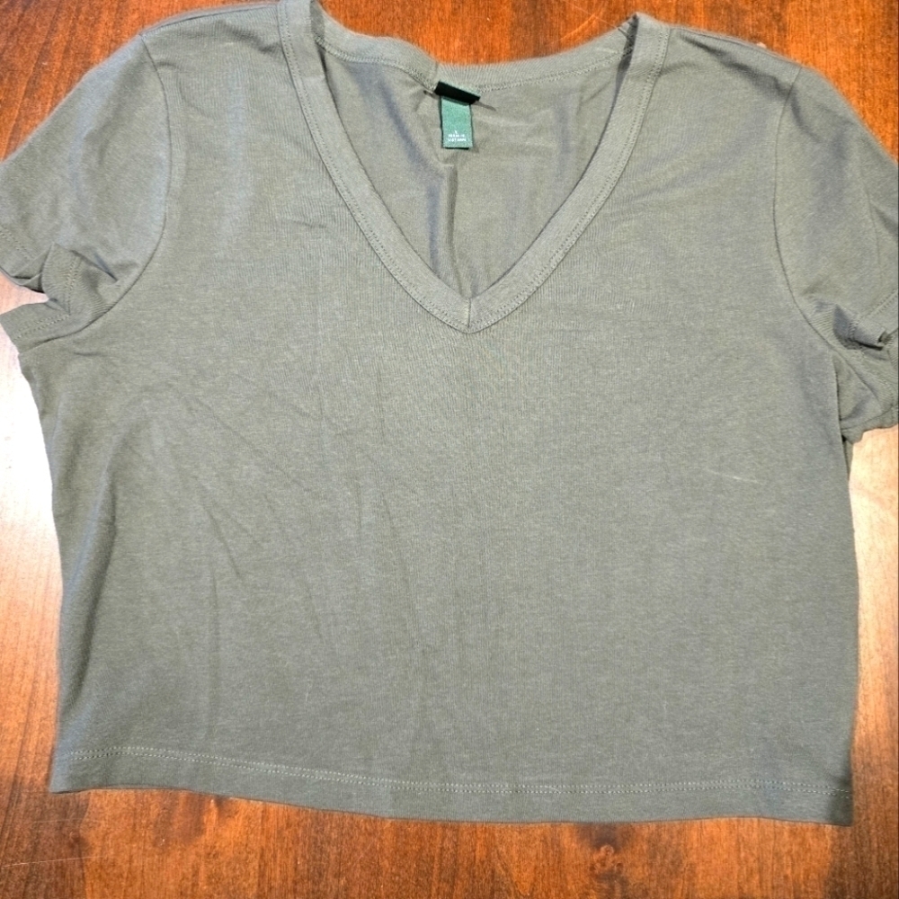 Wild fable green crop top L